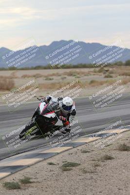 media/Sep-21-2025-Race Pace (Sun) [[98bf33ef95]]/Verified/5-Turn 15 Inside (930am)/